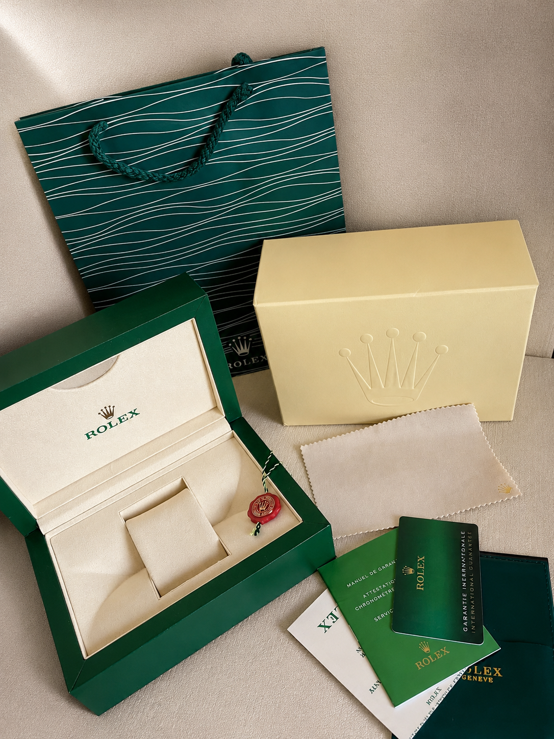 Kit completo Rolex com caixa, estojo, sacola, flanela e documentação